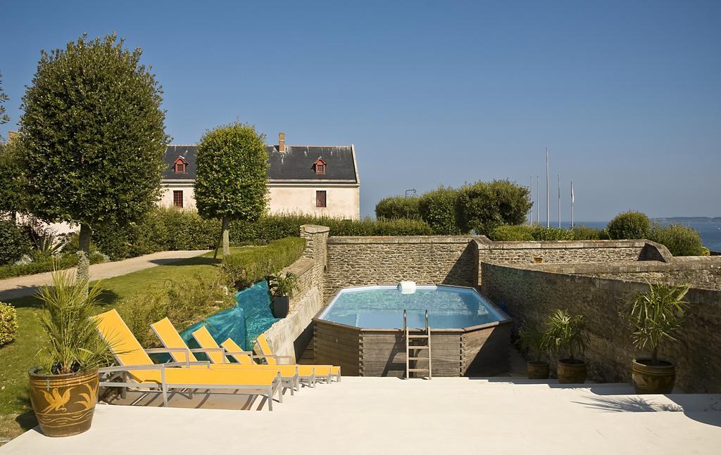 Citadelle Vauban Hotel Le Palais Bagian luar foto